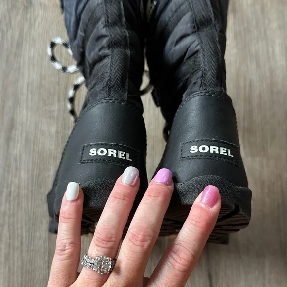 Sorel Women's Black Quilted Waterproof  Winter Boots - Picture 4 of 6